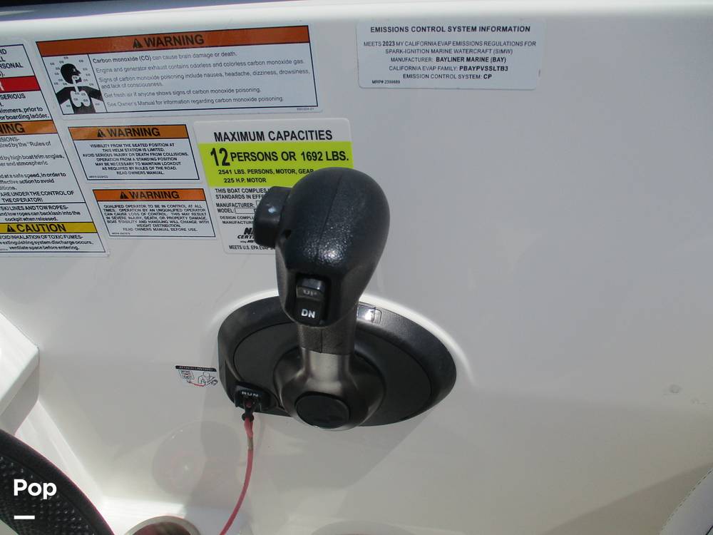 Slide: The Image of Bayliner DX 2200 2023 - 14293291