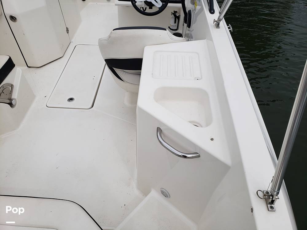 Slide: The Image of Bayliner DX 2200 2023 - 14686455