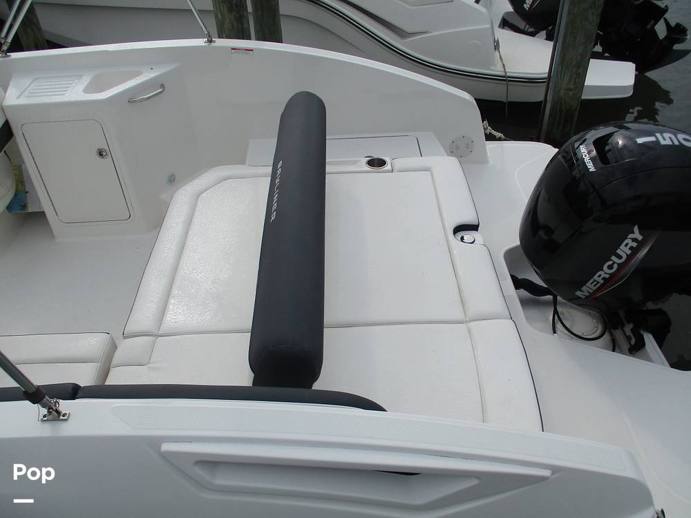 Slide: The Image of Bayliner DX 2200 2023 - 14300969