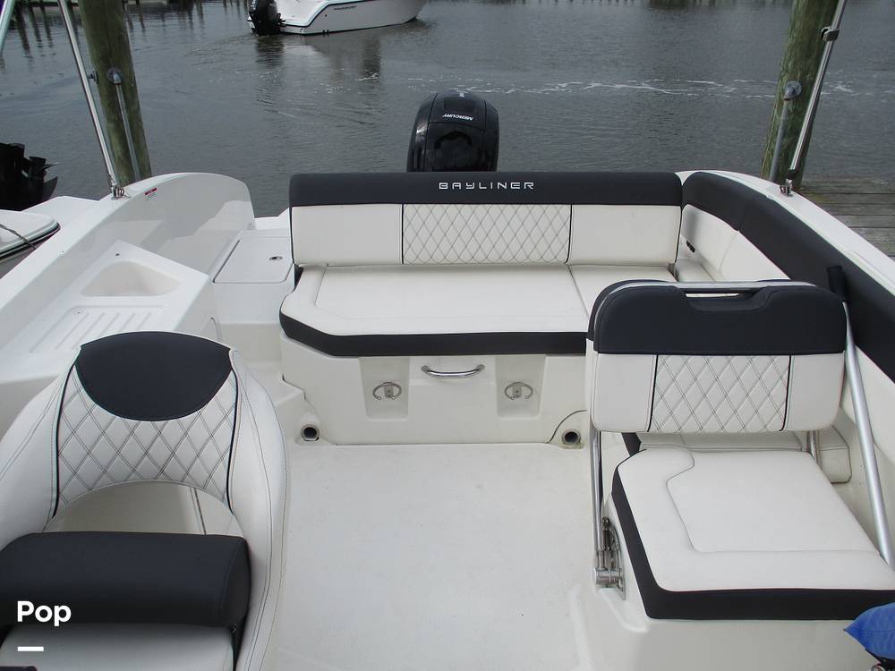 Slide: The Image of Bayliner DX 2200 2023 - 14301025