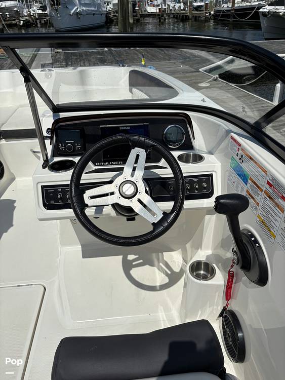 Slide: The Image of Bayliner DX 2200 2023 - 15664359