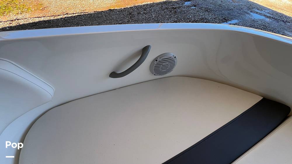 Slide: The Image of Bayliner E18 2023 - 15186510