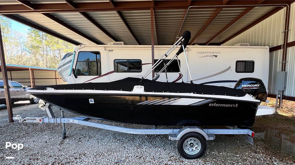 Slide: The Image of Bayliner E18 2023 - 15186563