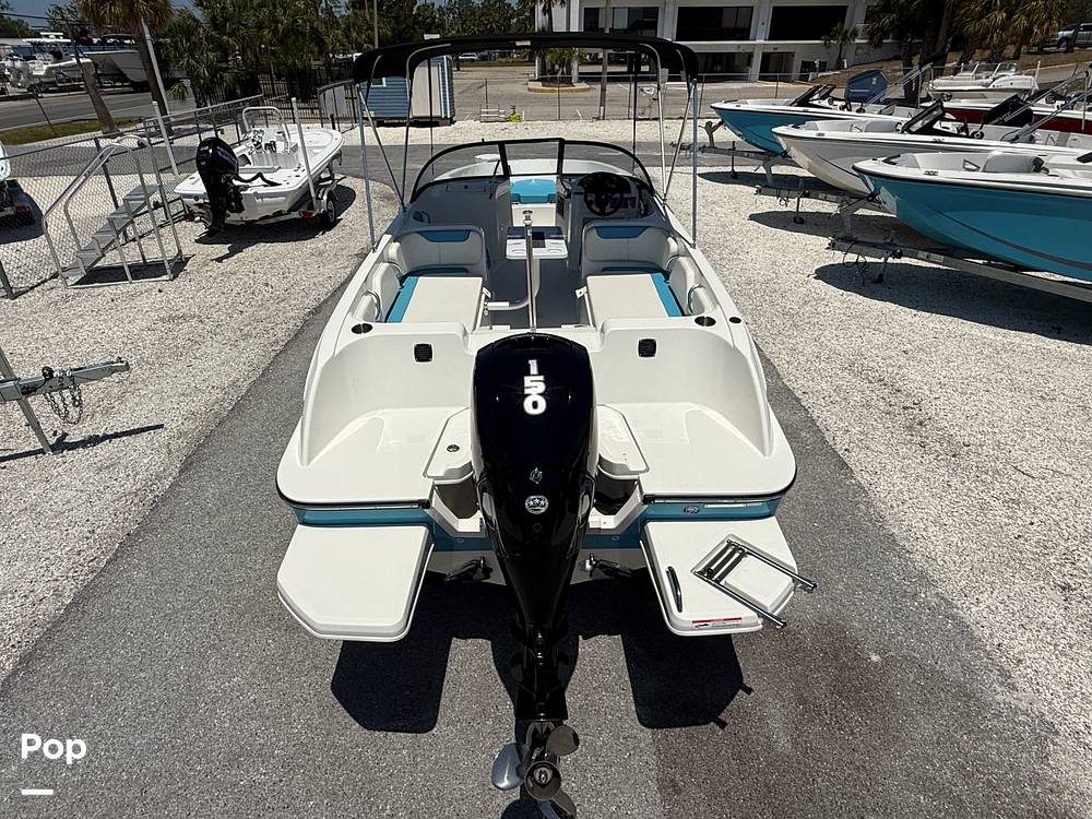 Slide: The Image of 150 HP Mercury Engine - 15395048