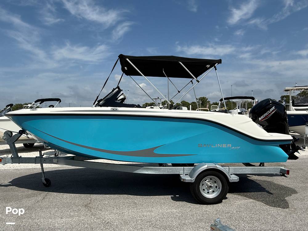 Slide: The Image of 2024 Bayliner Element M19 - 15390522