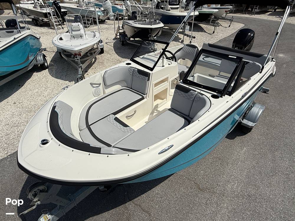 Slide: The Image of Bayliner Element M19 2024 - 15390533