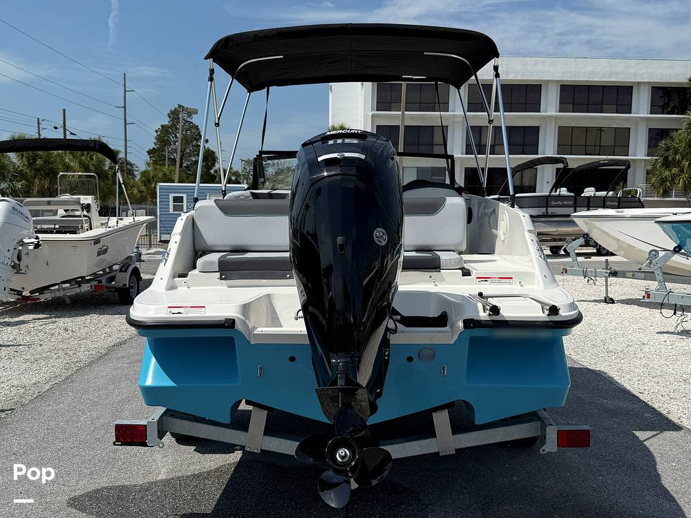 Slide: The Image of Bayliner Element M19 2024 - 15390547