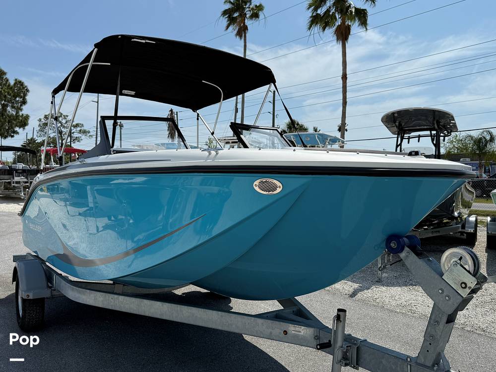 Slide: The Image of Bayliner Element M19 2024 - 15390552