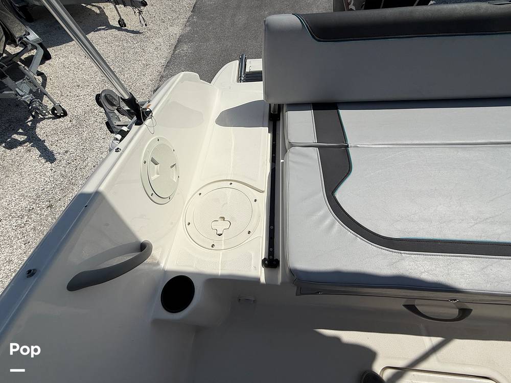 Slide: The Image of Bayliner Element M19 2024 - 15390561