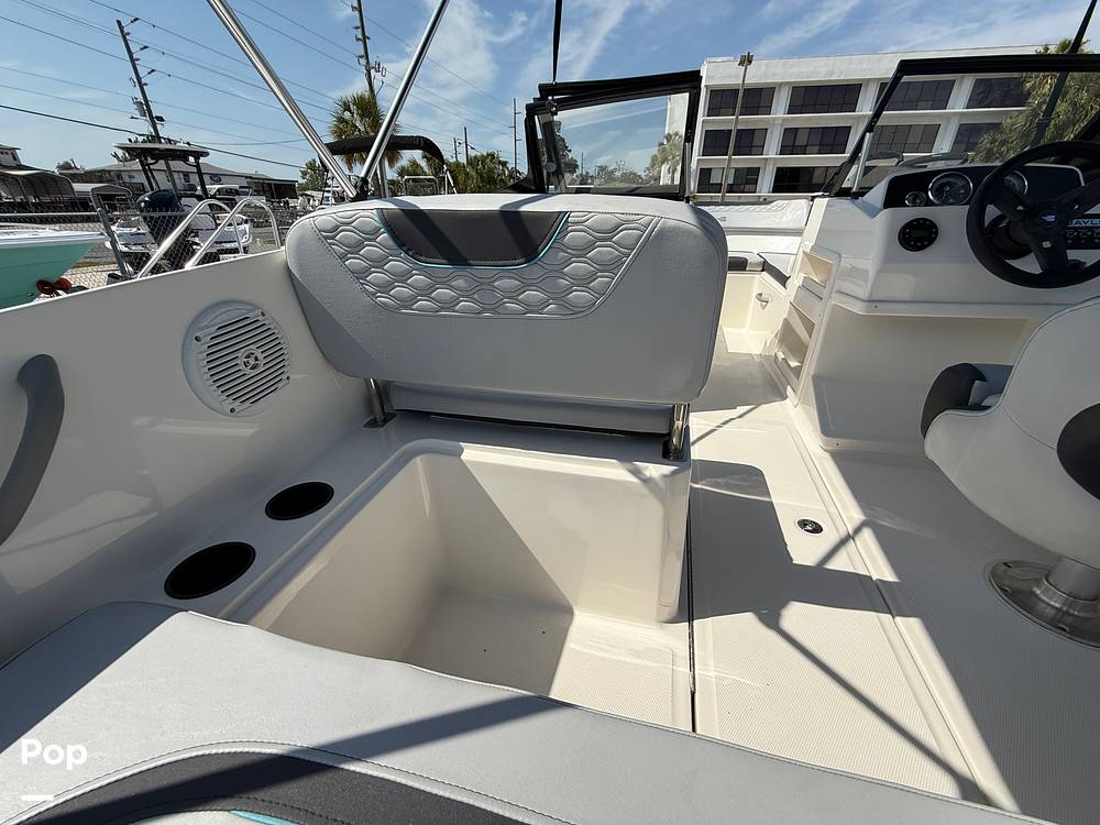 Slide: The Image of Bayliner Element M19 2024 - 15390566