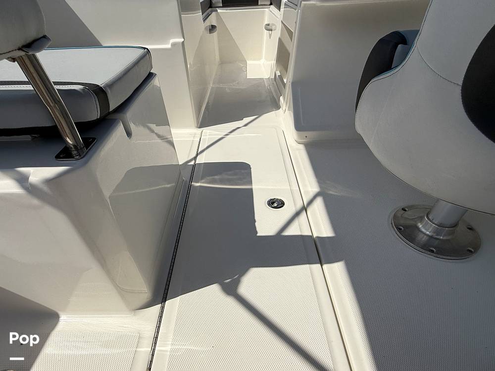 Slide: The Image of Bayliner Element M19 2024 - 15390568