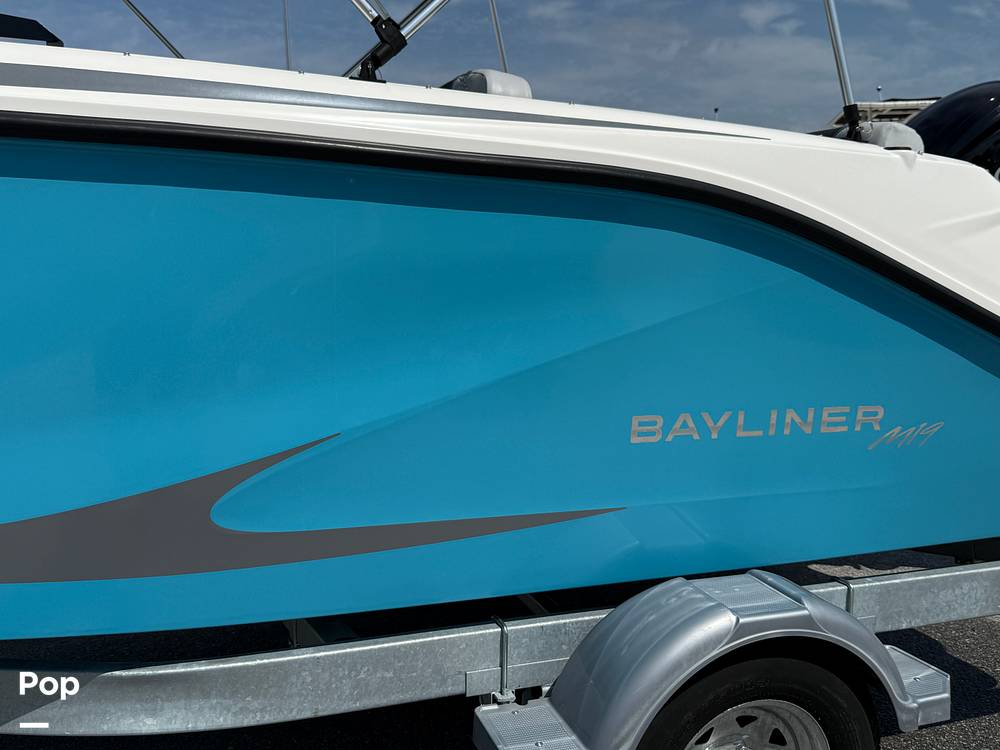 Slide: The Image of Bayliner Element M19 2024 - 15390645