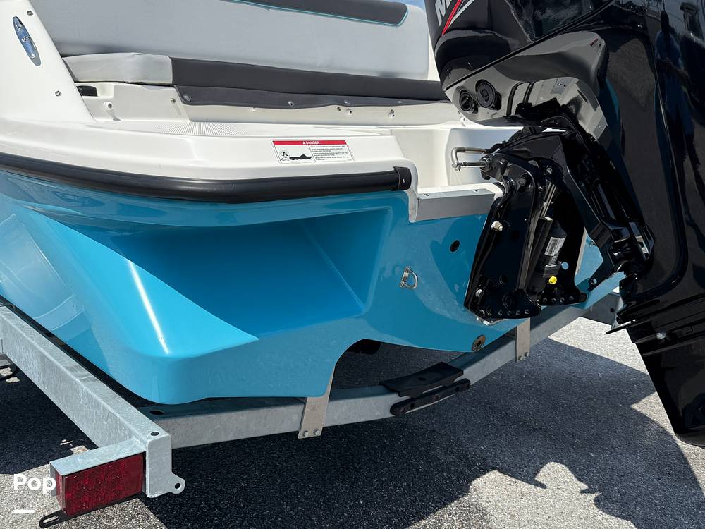 Slide: The Image of Bayliner Element M19 2024 - 15390647