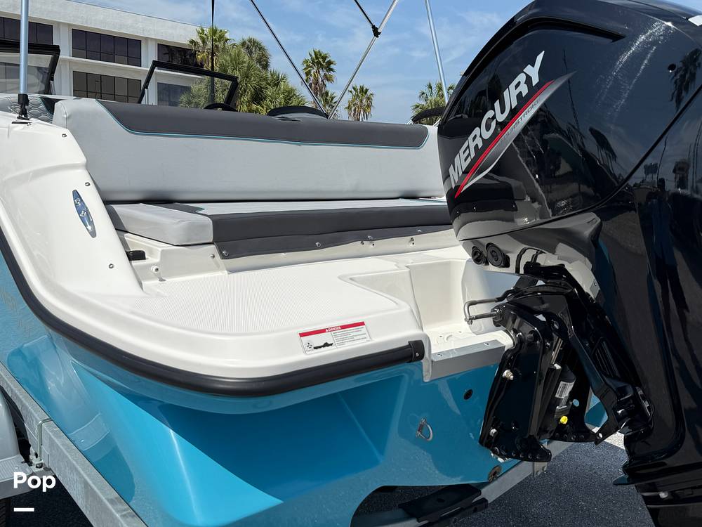 Slide: The Image of Bayliner Element M19 2024 - 15390648