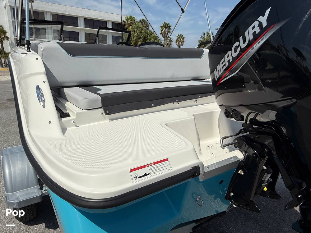 Slide: The Image of Bayliner Element M19 2024 - 15390649