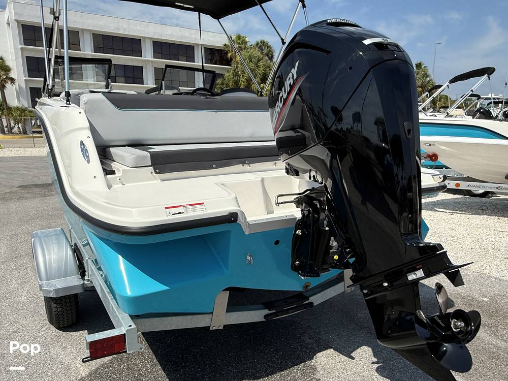 Slide: The Image of Bayliner Element M19 2024 - 15390651