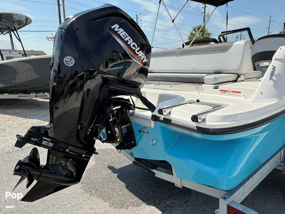 Slide: The Image of Bayliner Element M19 2024 - 15390652