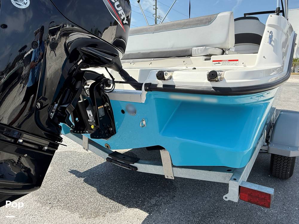 Slide: The Image of Bayliner Element M19 2024 - 15390653