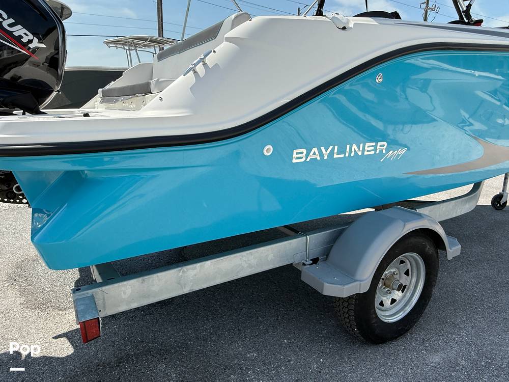 Slide: The Image of Bayliner Element M19 2024 - 15390655