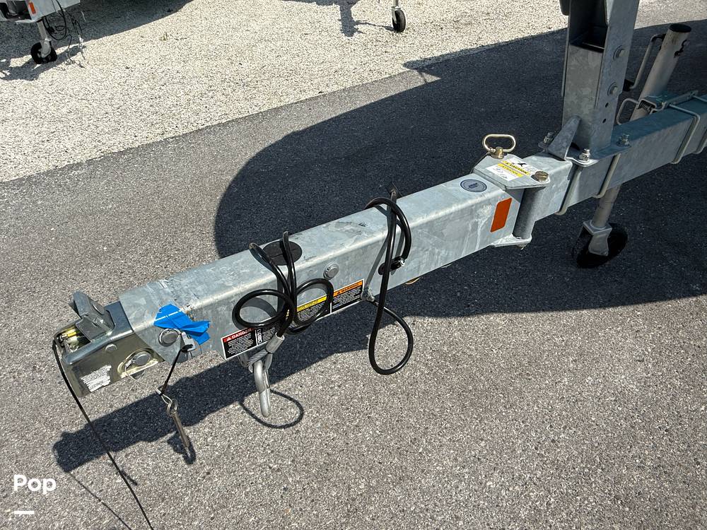 Slide: The Image of Bayliner Element M19 2024 - 15390662