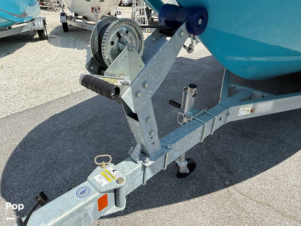 Slide: The Image of Bayliner Element M19 2024 - 15390664