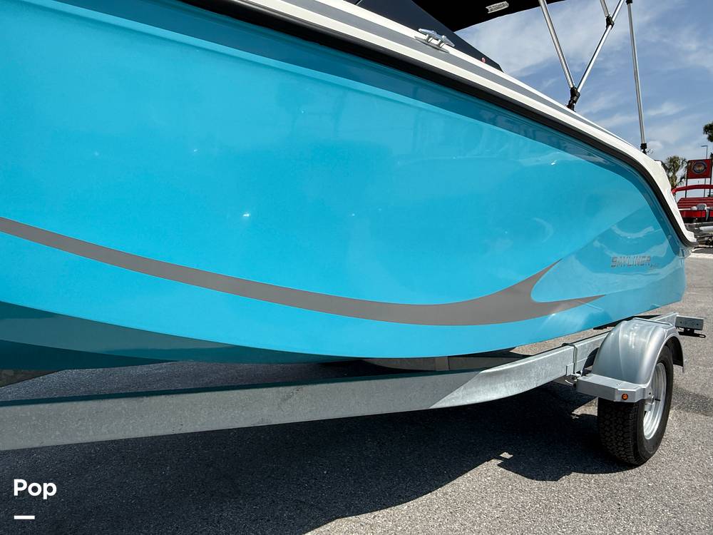 Slide: The Image of Bayliner Element M19 2024 - 15390666