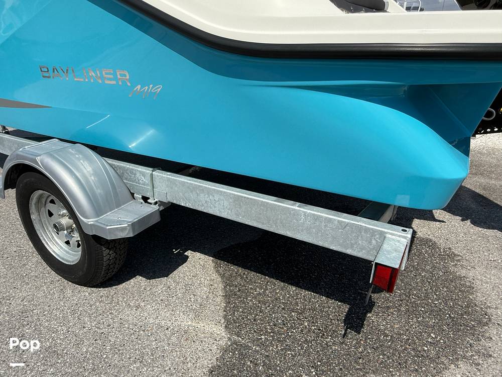 Slide: The Image of Bayliner Element M19 2024 - 15390668