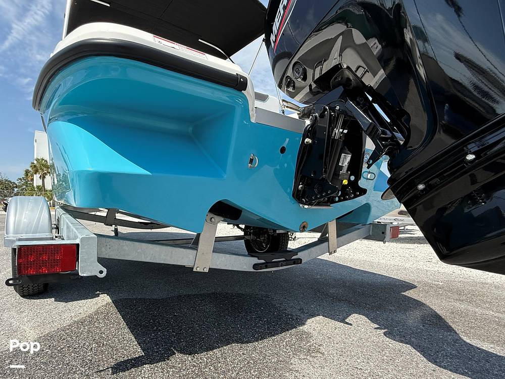 Slide: The Image of Bayliner Element M19 2024 - 15390670