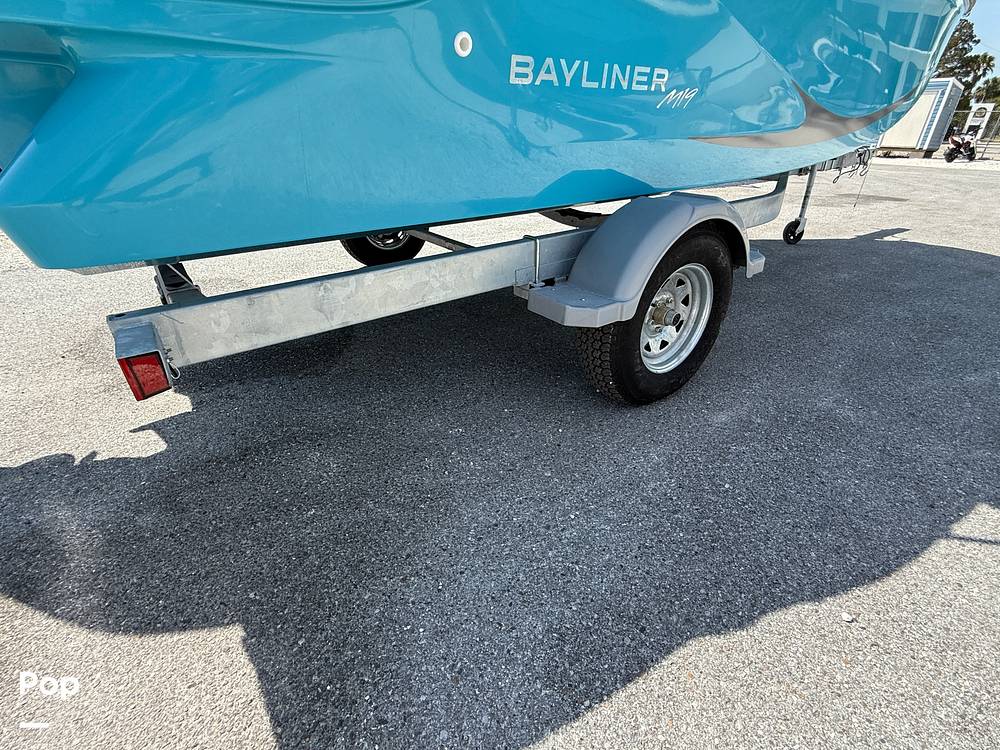 Slide: The Image of Bayliner Element M19 2024 - 15390671