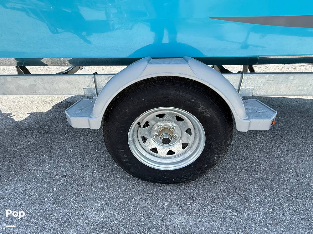 Slide: The Image of Bayliner Element M19 2024 - 15390672