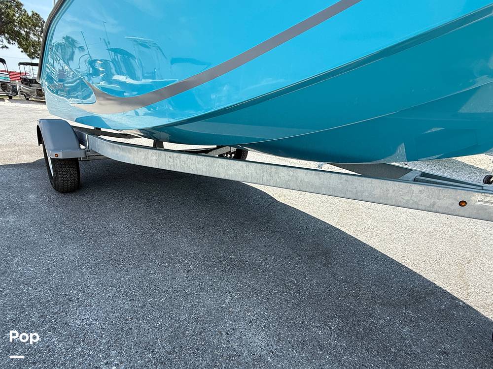 Slide: The Image of Bayliner Element M19 2024 - 15390673