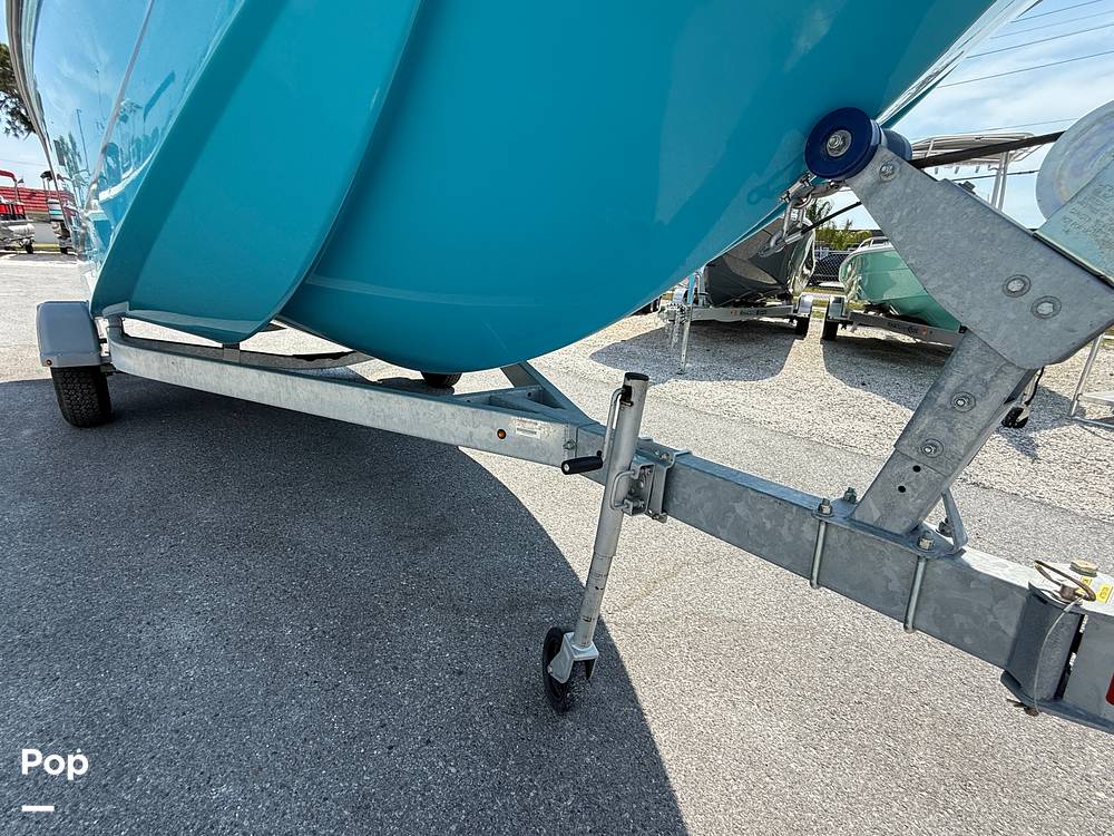 Slide: The Image of Bayliner Element M19 2024 - 15390674