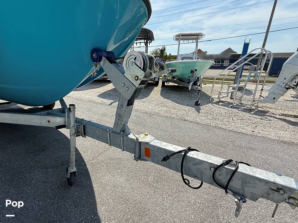 Slide: The Image of Bayliner Element M19 2024 - 15390675