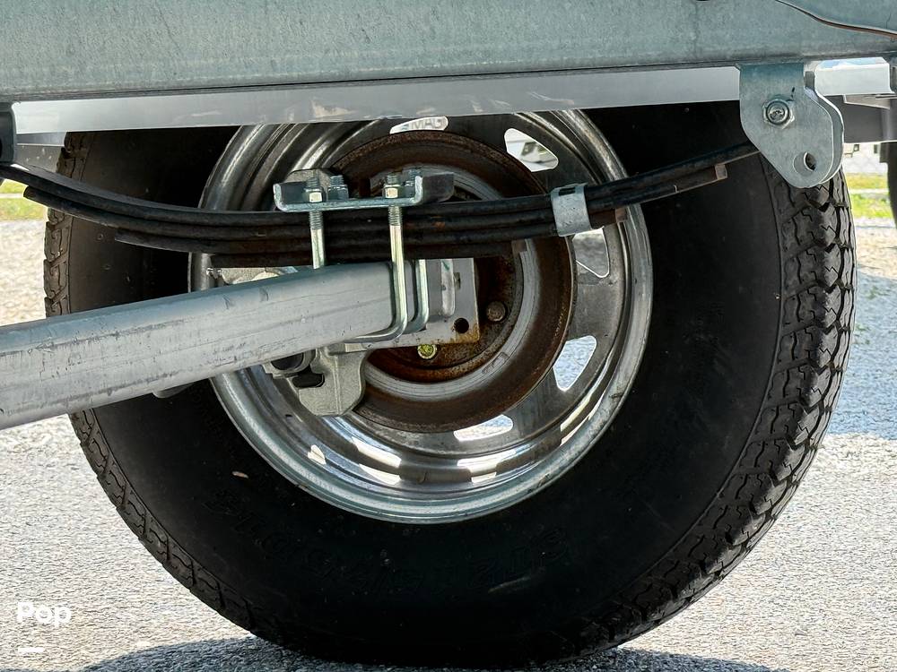 Slide: The Image of Bayliner Element M19 2024 - 15390676