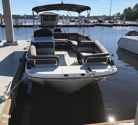Slide: The Image of Bayliner Element XR7 2017 - 15609312
