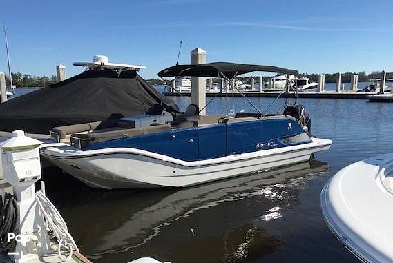 Slide: The Image of Bayliner Element XR7 2017 - 15609313