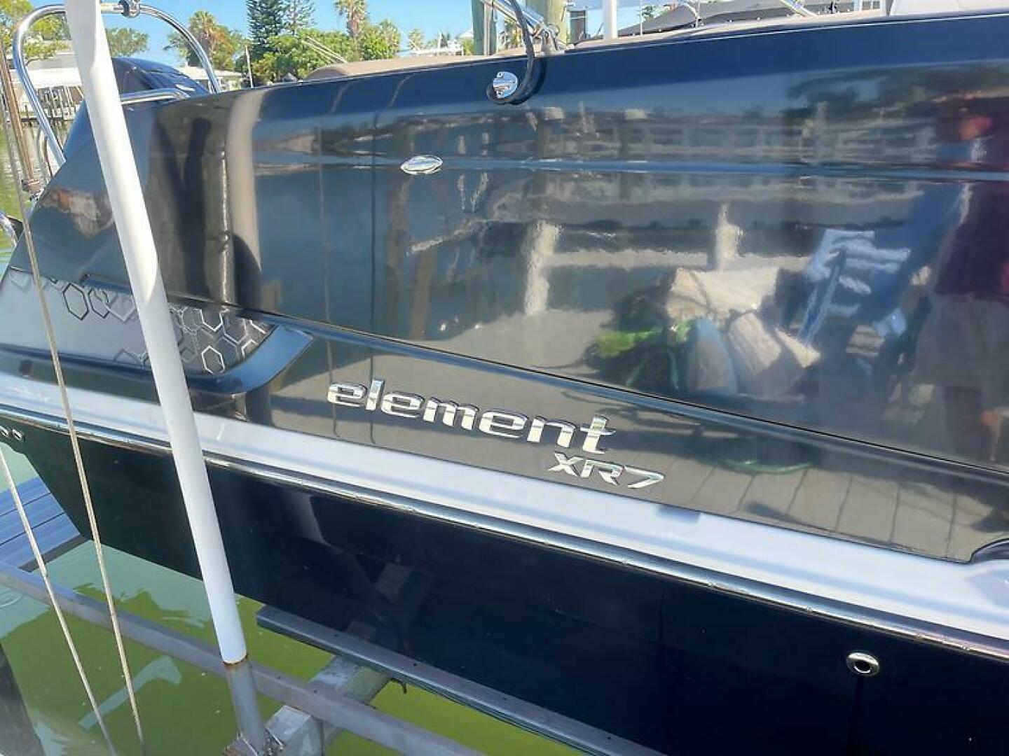 Slide: The Image of Bayliner Element XR7 2020 - 5566684