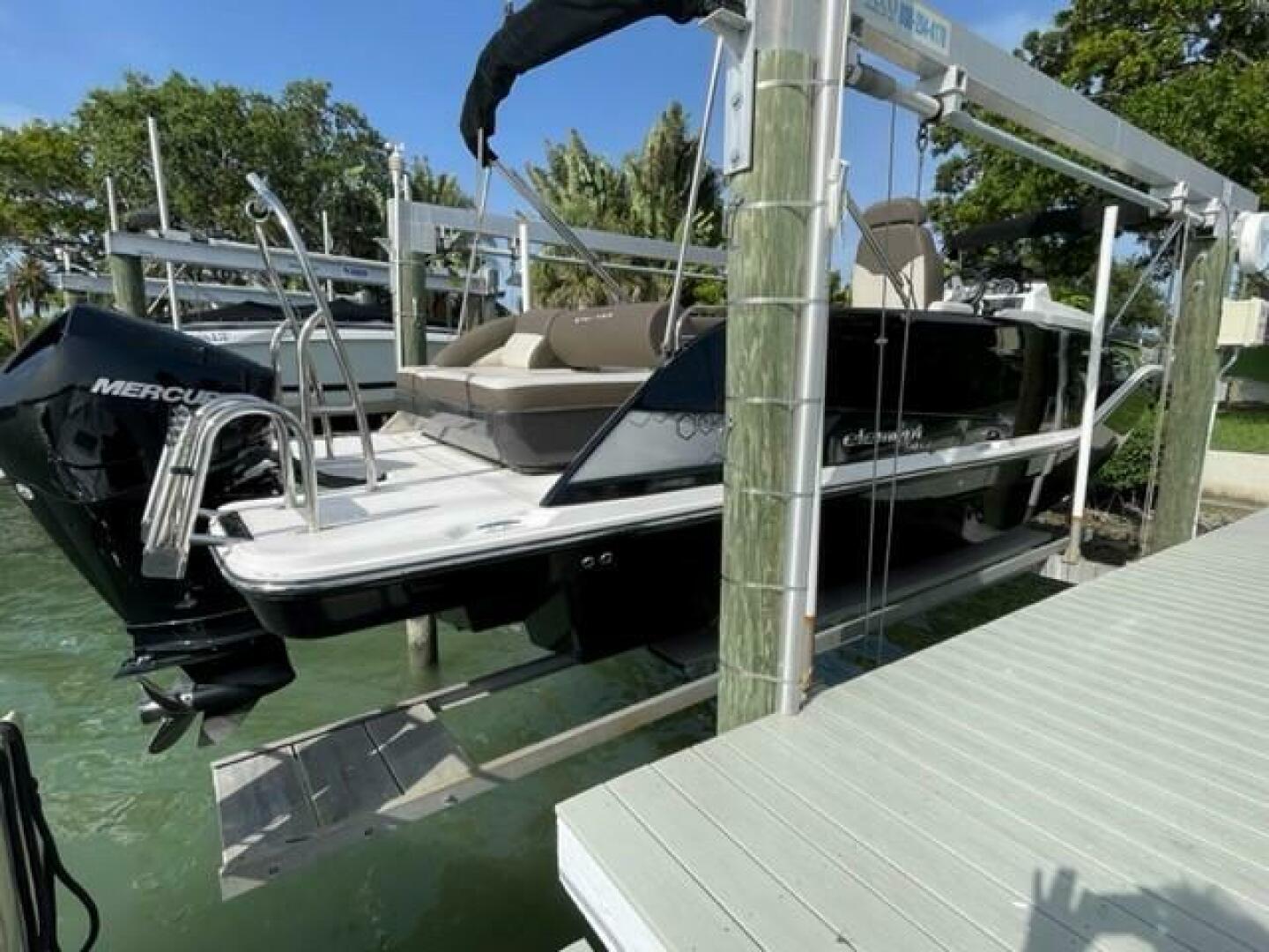 Slide: The Image of Bayliner Element XR7 2020 - 5566685