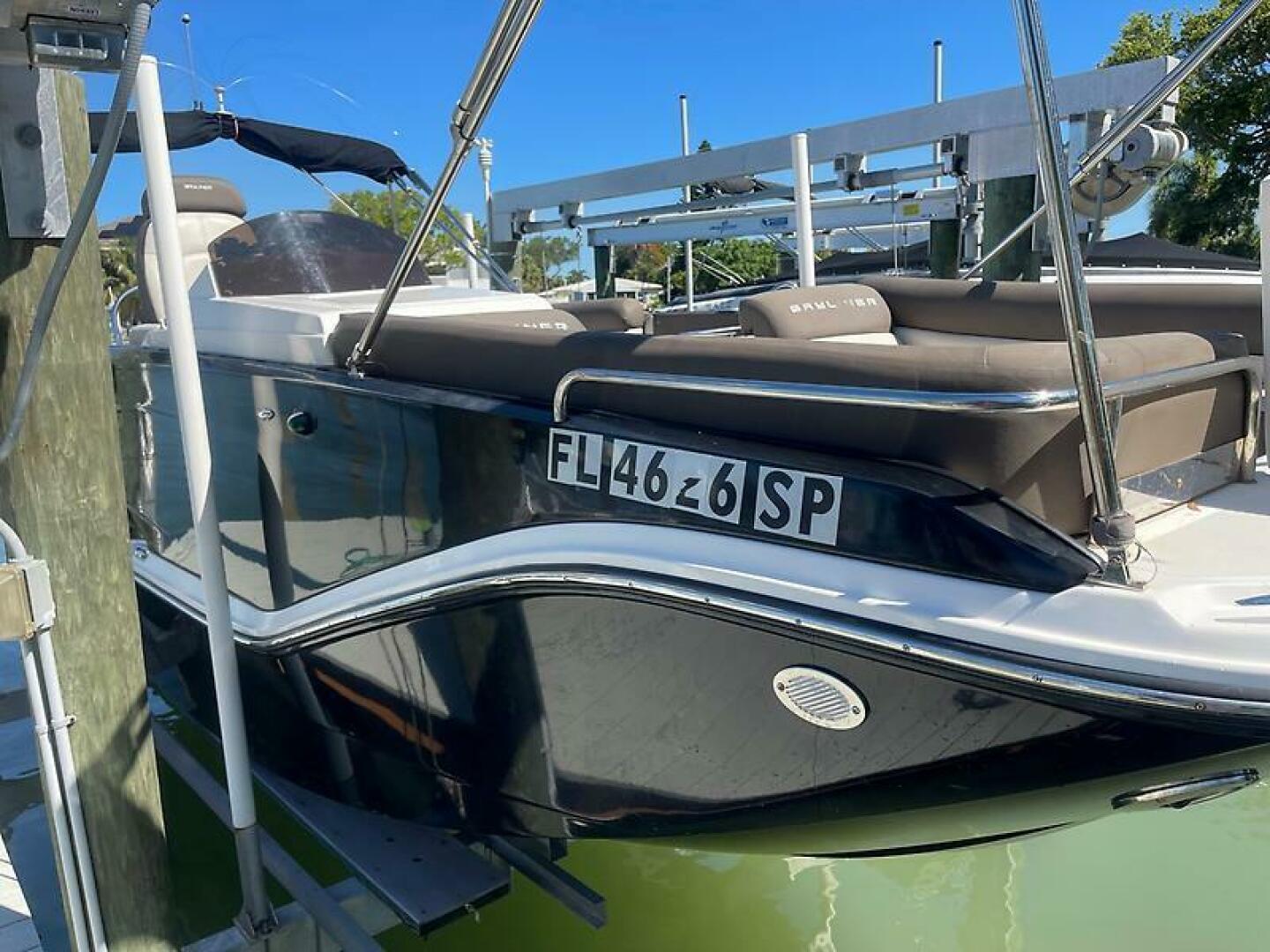 Slide: The Image of Bayliner Element XR7 2020 - 5566689