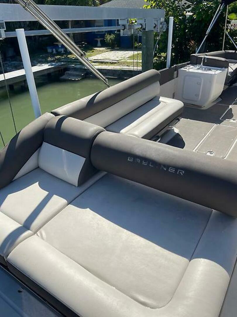 Slide: The Image of Bayliner Element XR7 2020 - 5566690