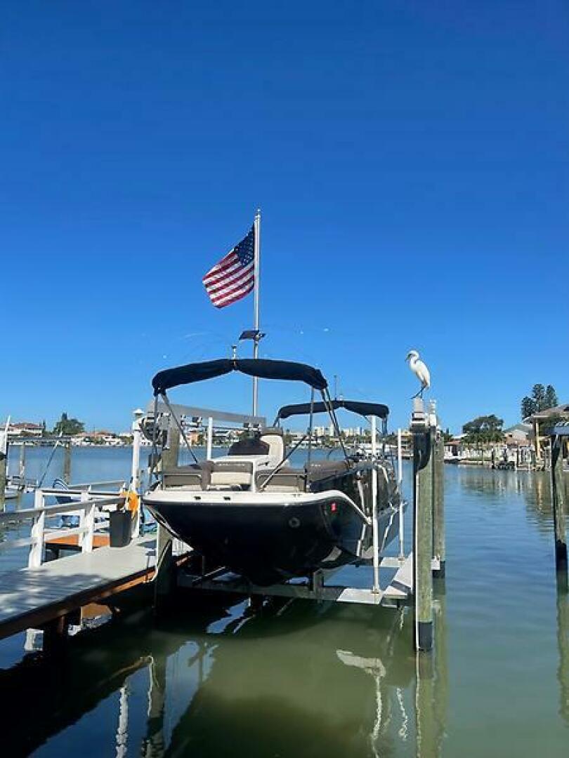 Slide: The Image of Bayliner Element XR7 2020 - 5566691