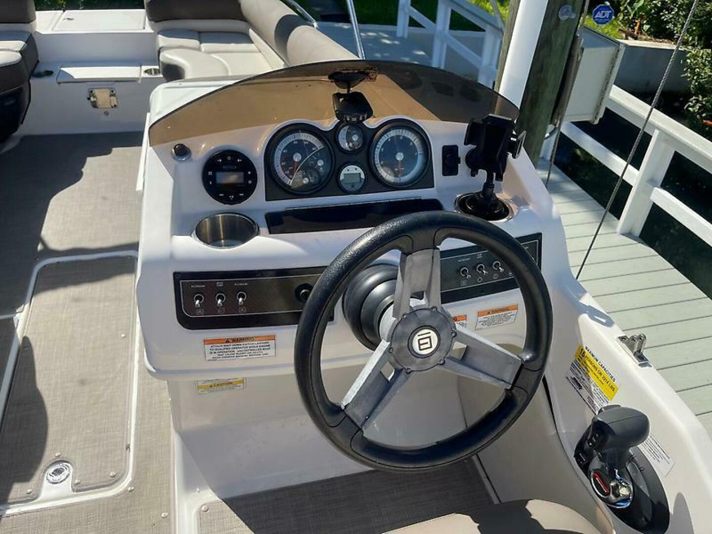 Slide: The Image of Bayliner Element XR7 2020 - 5566696