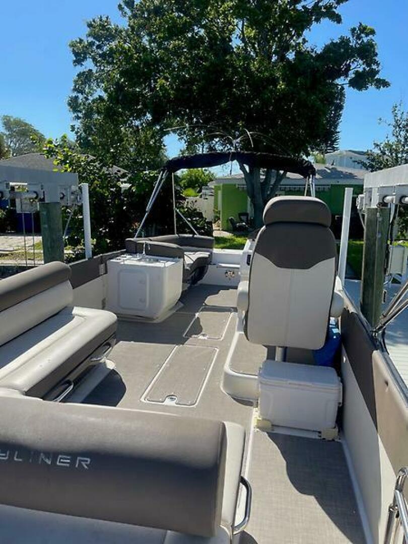 Slide: The Image of Bayliner Element XR7 2020 - 5566697