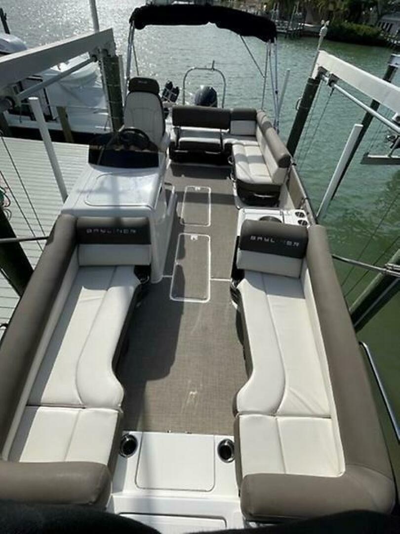 Slide: The Image of Bayliner Element XR7 2020 - 5566700