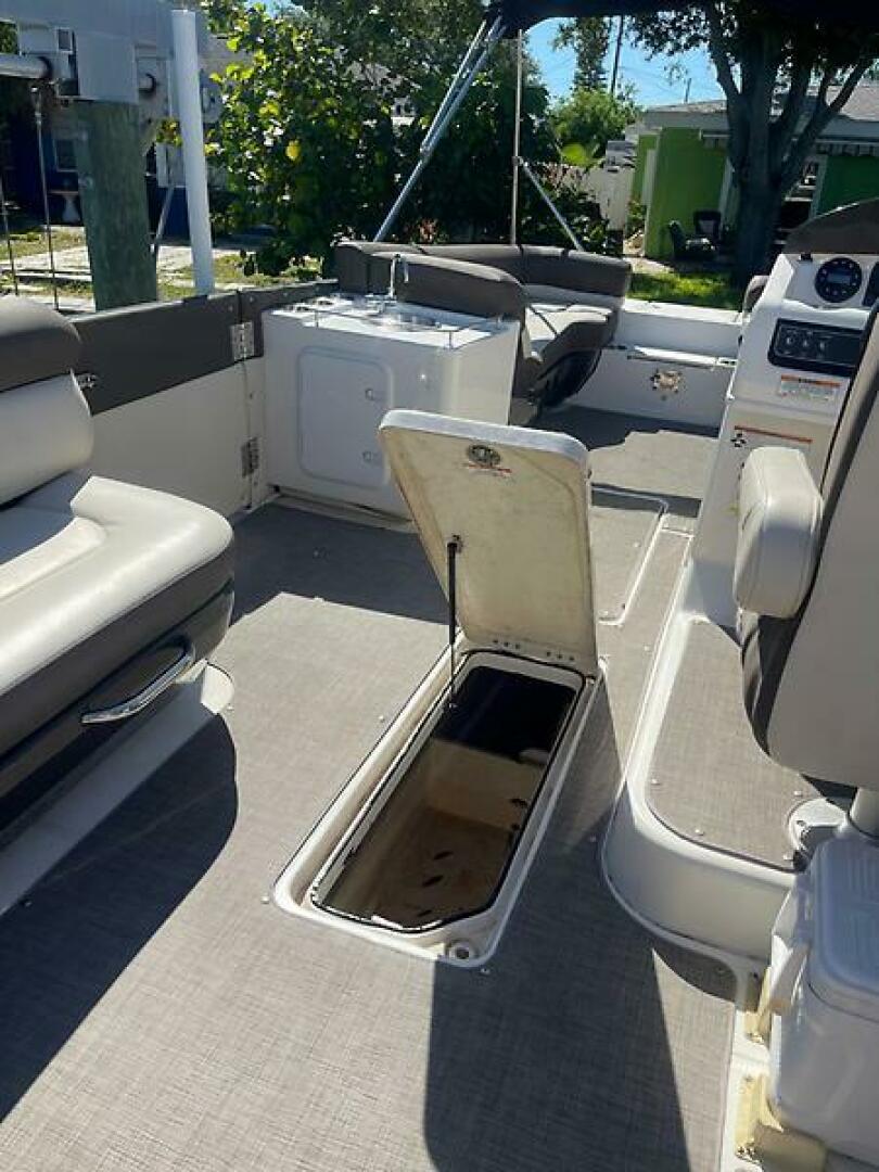 Slide: The Image of Bayliner Element XR7 2020 - 5566706