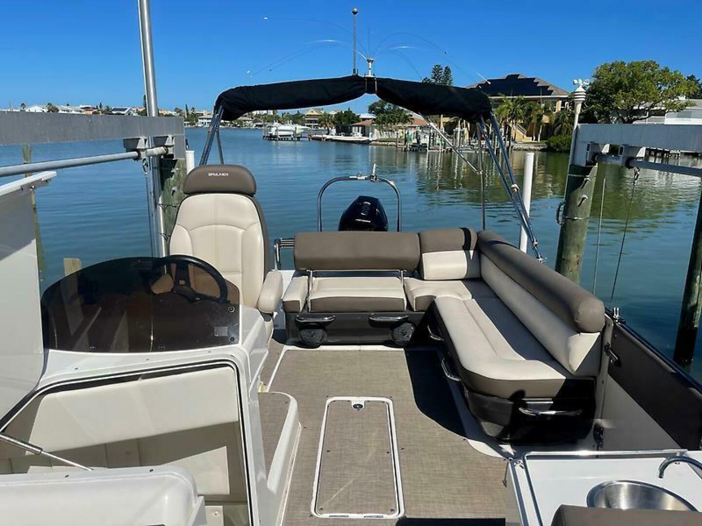 Slide: The Image of Bayliner Element XR7 2020 - 5566708