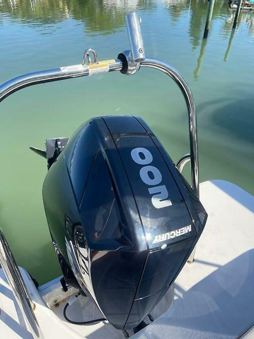 Slide: The Image of Bayliner Element XR7 2020 - 5566715