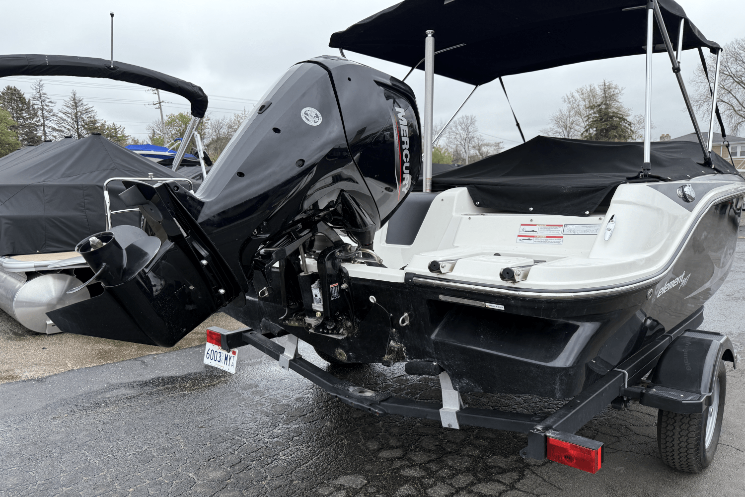 Slide: The Image of Bayliner M17 2023 - 1