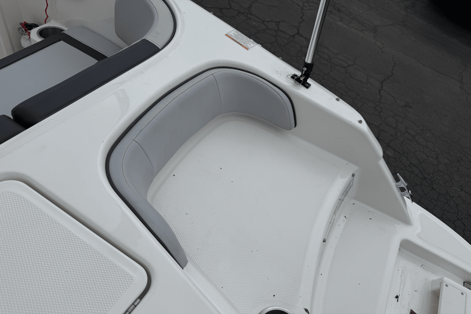 Slide: The Image of Bayliner M17 2023 - 21