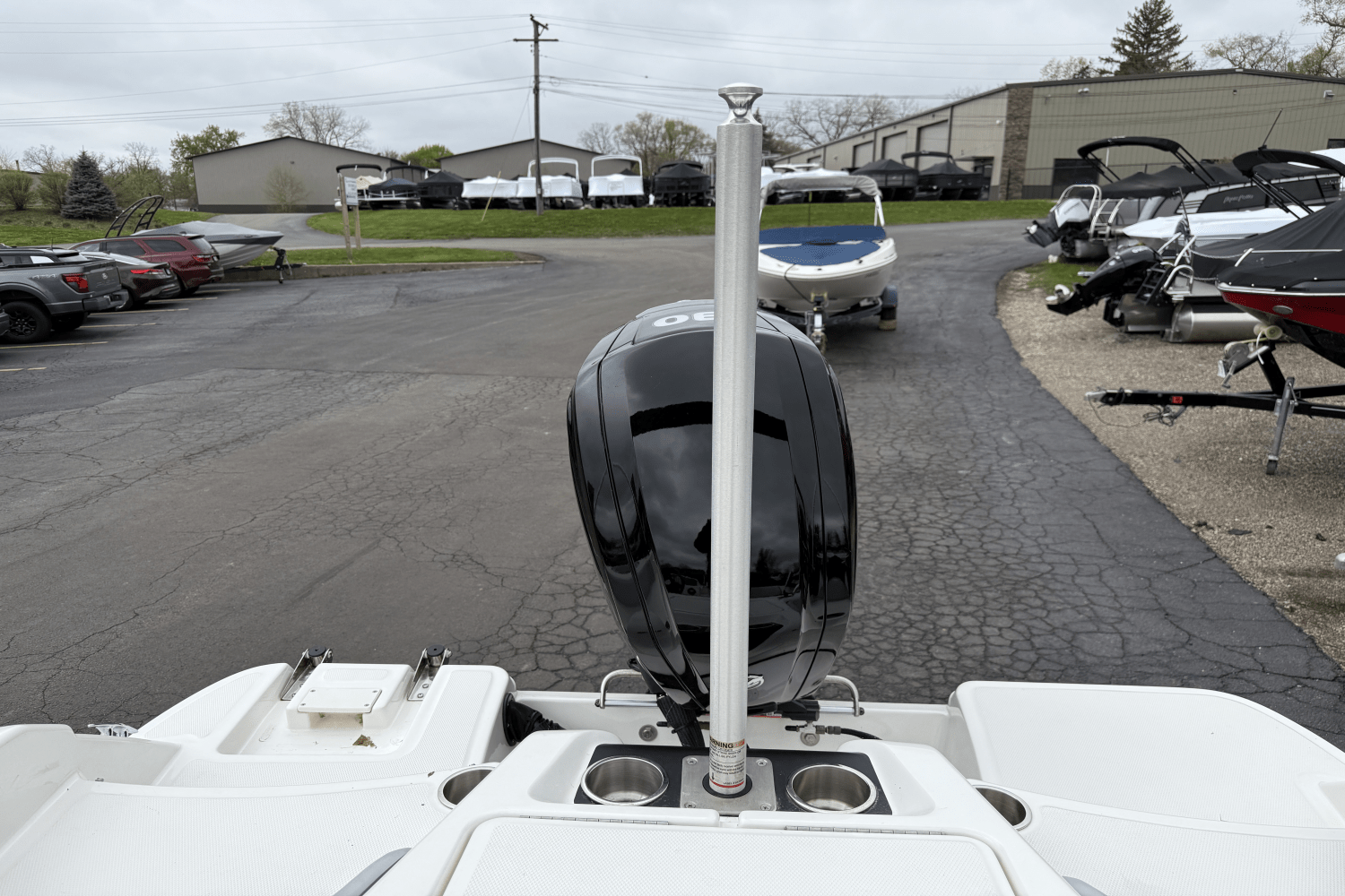 Slide: The Image of Bayliner M17 2023 - 23